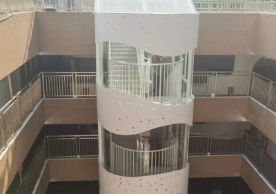深圳市福田区翠海幼儿园实景图（风雨楼梯）
